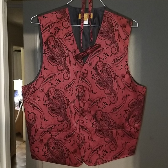 PRE-TIED BOWTIE & VEST - Picture 3 of 6